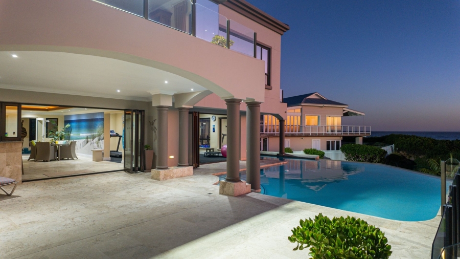 6 Bedroom Property for Sale in Myoli Beach Western Cape